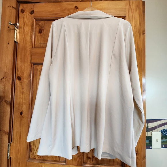 Torrid Lined Cream Women's Blazer, Size 2 - Picture 9 of 10